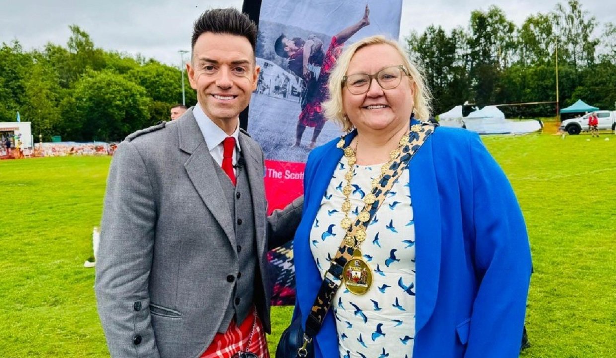 Councillor Renwick and Chieftan Des Clarke