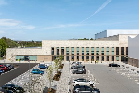 An exterior photo of the Allander Leisure Centre in Bearsden