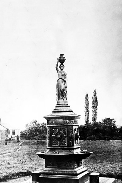 Peel Park: A grainy black and white image of the Hudson Fountain in Kirkintilloch’s Peel Park