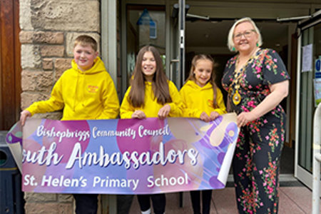 Provost Renwick at Bishopbriggs Community Day with the new Youth Ambassadors