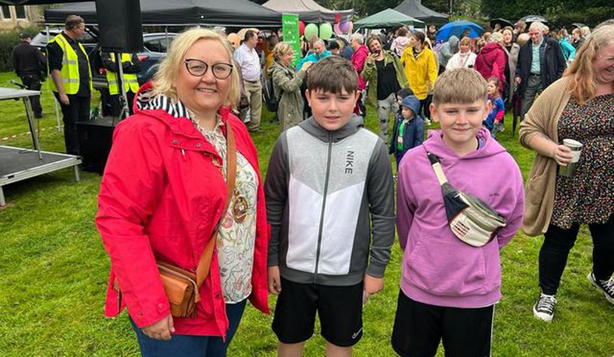 Provost Gillian Renwick with Community Champions Mark and Harry Calderwood from Holy Family PS