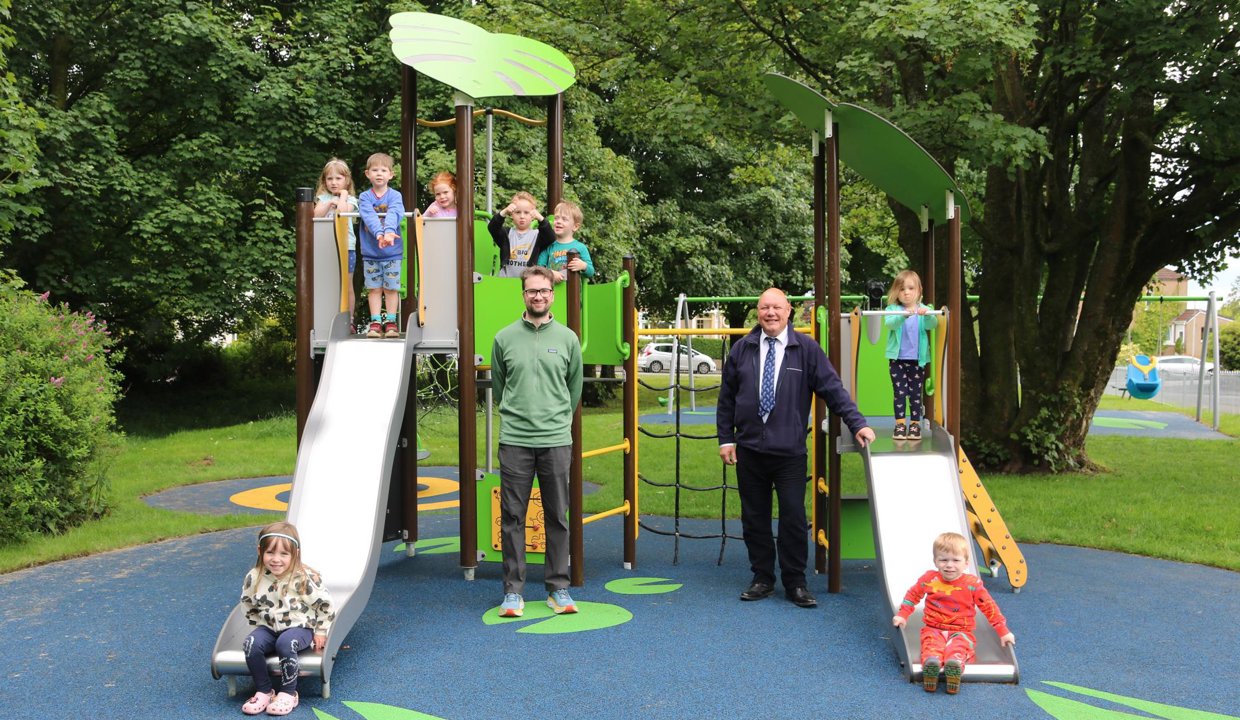 Councillor Paul Ferretti – Convener of the Council’s Place, Neighbourhood and Corporate Assets Committee - officially opened Dougalston Gardens North Play Area along with local children from Lullaby Lane Nursery.