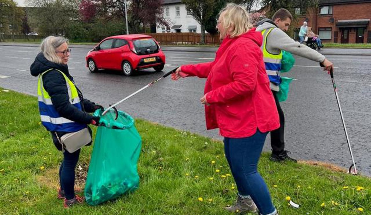 Provost litter picking in Bishopbriggs