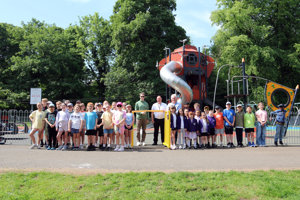 Councillor Paul Ferretti, East Dunbartonshire Council  Greenspace officer Gordon Strain, East Dunbartonshire Council  Proludic Ltd Regional Manager Scotland Roy Auld Pupils from Wester Cleddens PS and Meadowburn PS at the play park