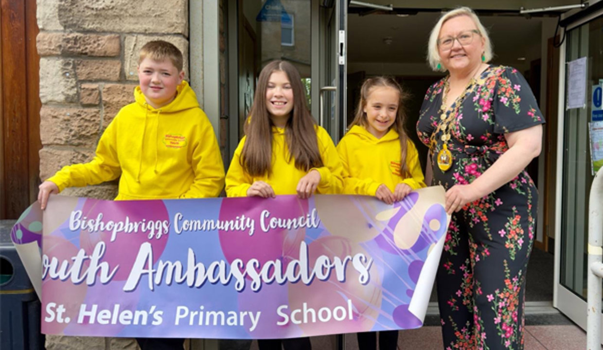 Provost Renwick at Bishopbriggs Community Day with the new Youth Ambassadors