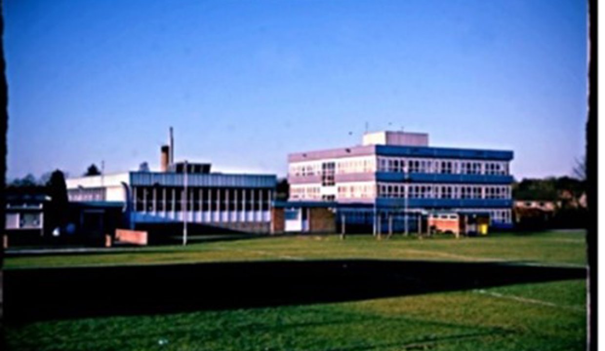 Balmuildy Primary School from the outside