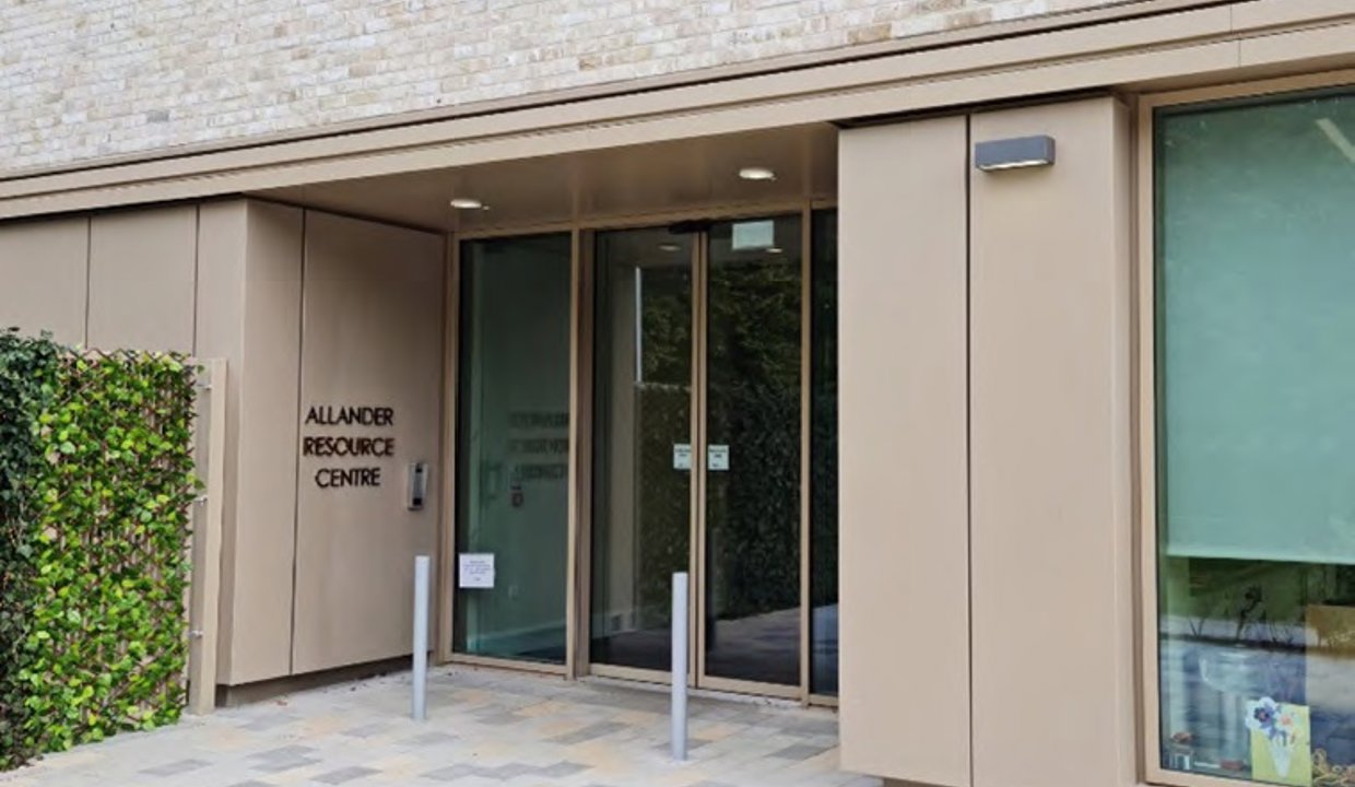The entrance to the Allander Resource Centre