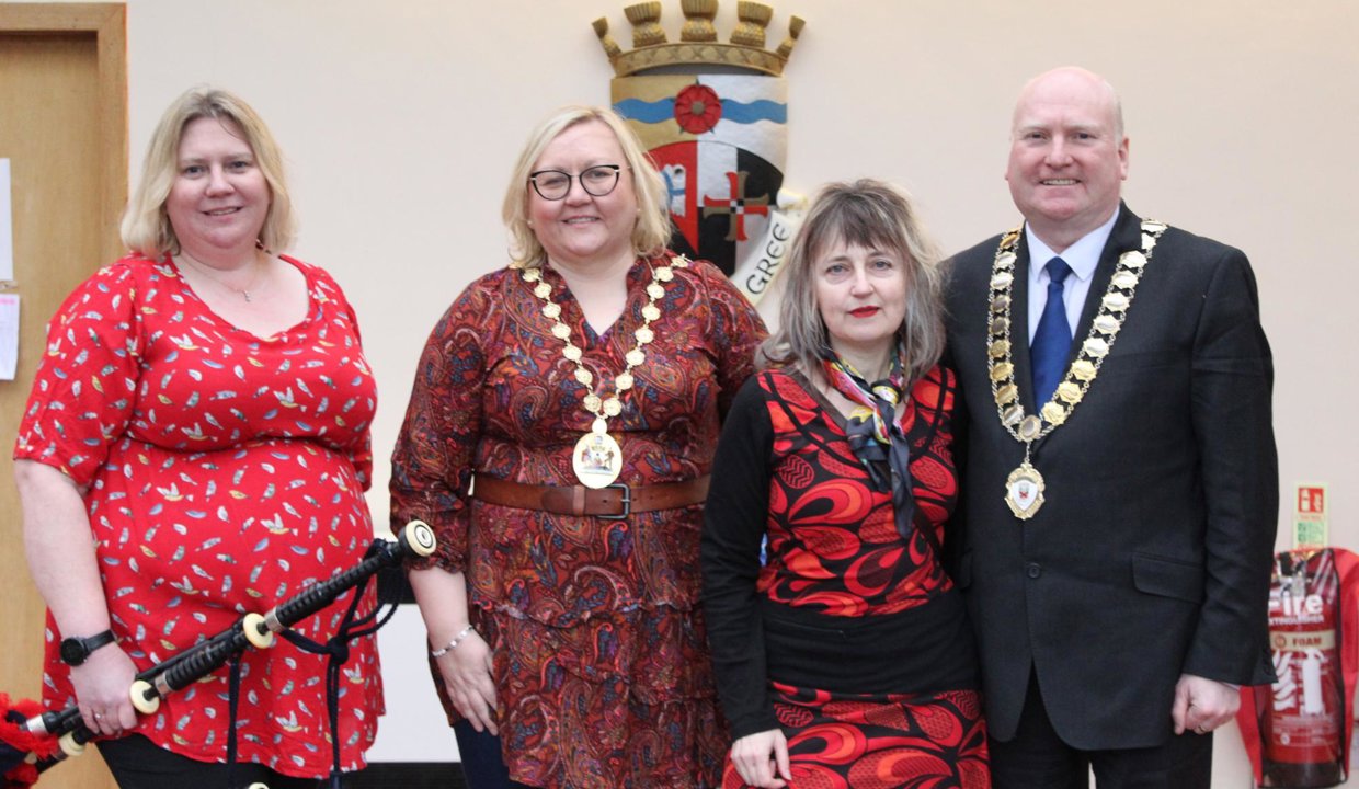 Artist Karen Strang, East Dunbartonshire Provost Gillian Renwick and Clackmannanshire Provost Donald Balsillie