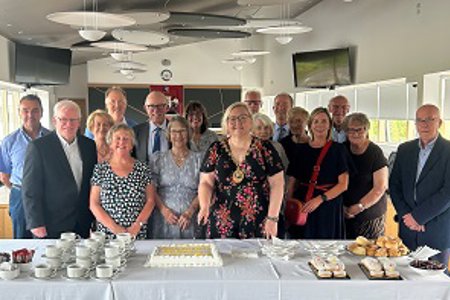 Provost Renwick celebrated the bicentenary of Cadder Church with some of its parishioners