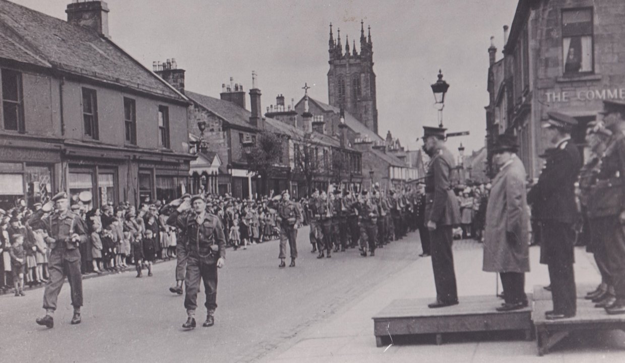 parade of soldiers in Cowgate, Kirkintilloch – May 1943