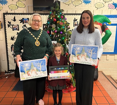 Runner-up Hope with Provost Renwick (left) and Depute Provost McDiarmid (right)
