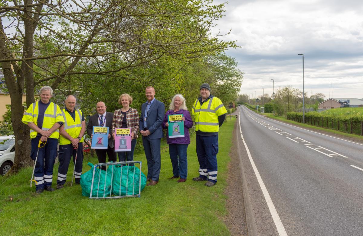 Members of the Greenspace and Streetscene team with (L-R) Strategic Lead - Neighbourhood Services Paul Curran, Cllr Susan Murray, Greenspace and Streetscene manager Thomas McMenamin, Project Officer Jackie Gillespie