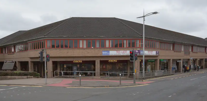 Bishopbriggs triangle - Costa coffee with the empty office spaces above